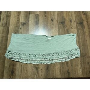 Simply Noelle Scarf Women's Green Floral Lace